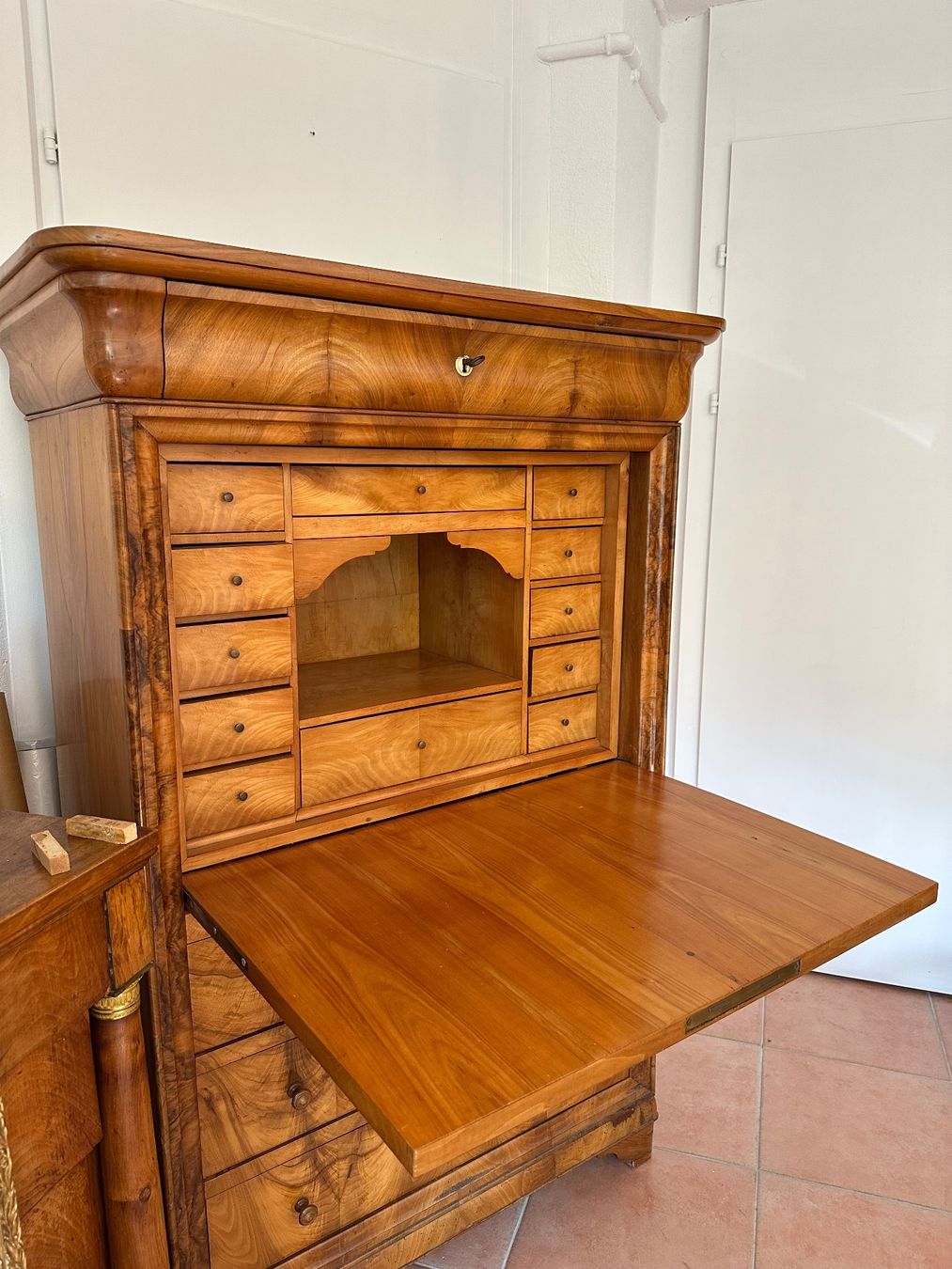 Armadi: Antiker schöner Biedermeier-Sekretär – Usato da Zürich venduto da Lut8008 1