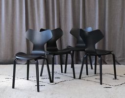 4 Stühle Arne Jacobsen 4130 Grand Prix by Fritz Hansen