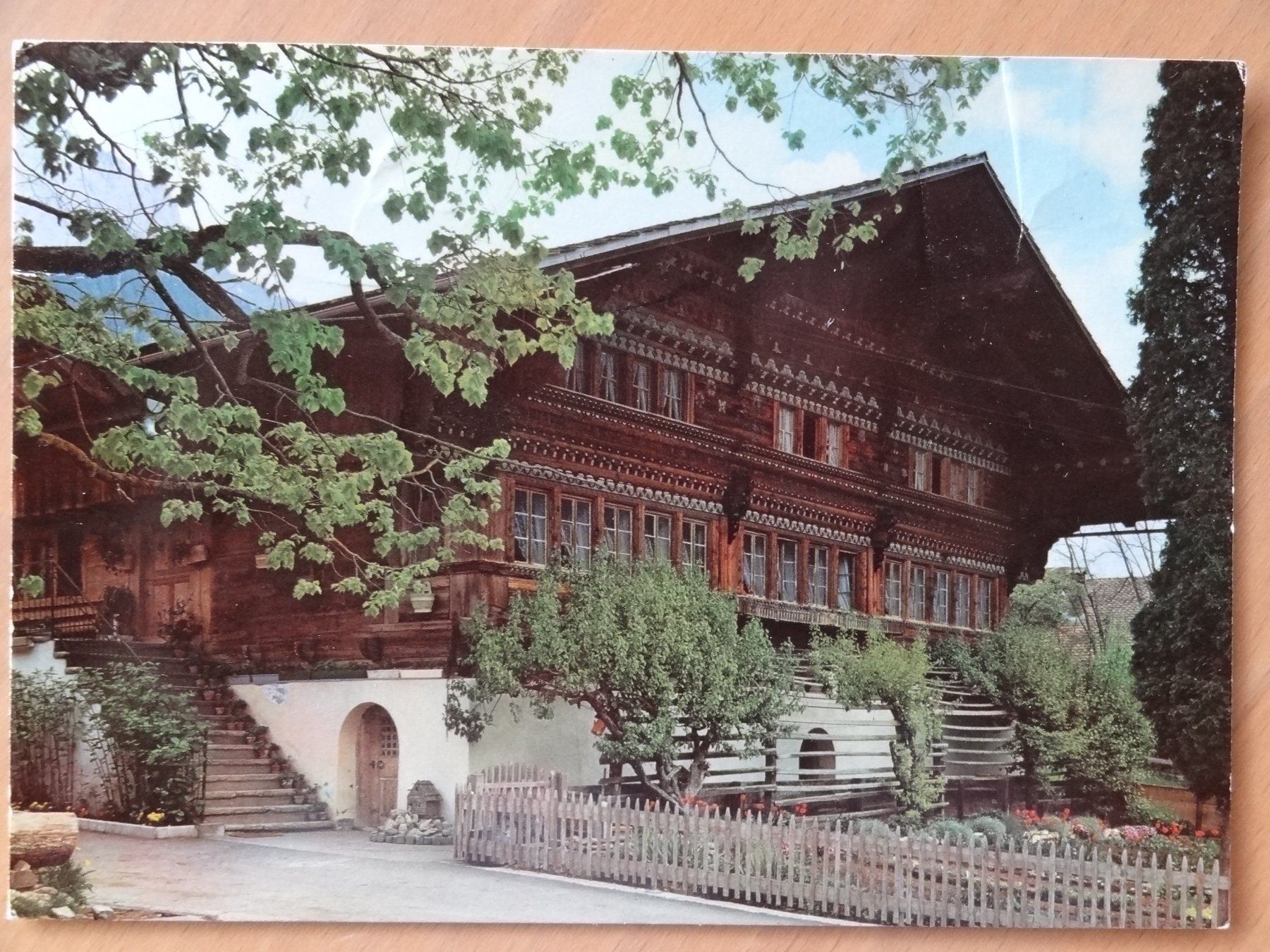 Cartoline postali: Därstetten im Simmental - Haus Knutti - 1992 – Usato da St Léonard venduto da Riglin