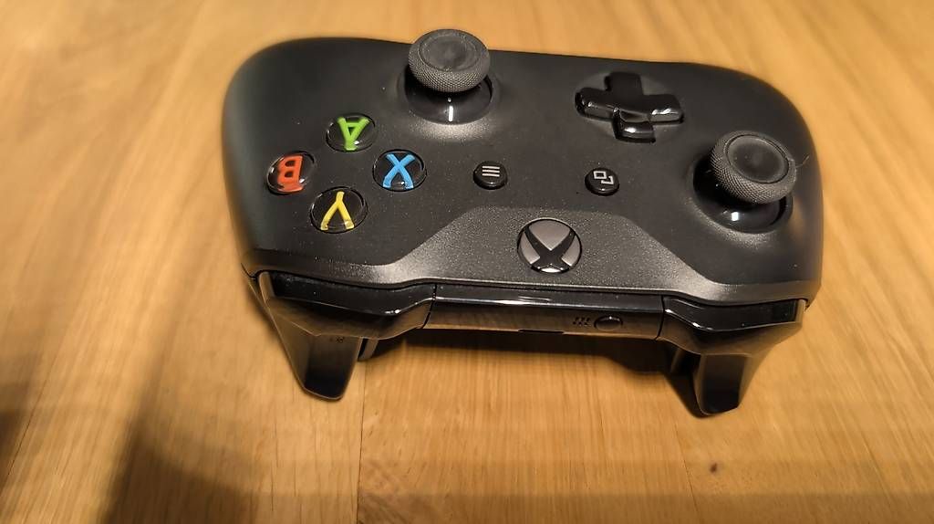Microsoft Controller: XBox Wireless Controller – Usato da Aarau venduto da Spumante 2