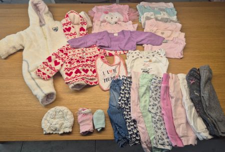 Kleider Paket Mädchen 2, 28 Teile, Winter, Grösse 68