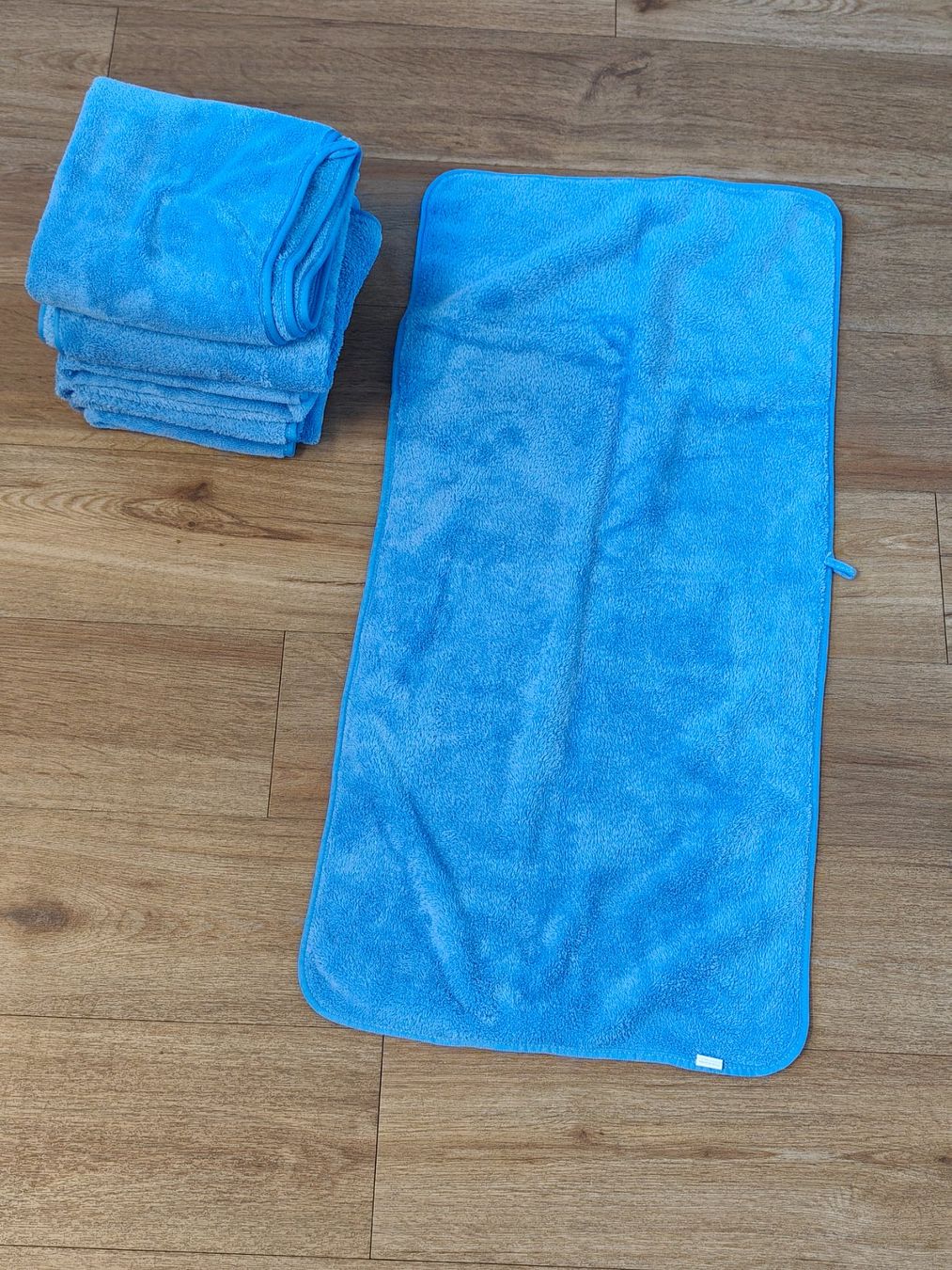 Badetücher: 6 blaue Handtücher neuwertig – Gebraucht aus Eschenbach LU von Orchi