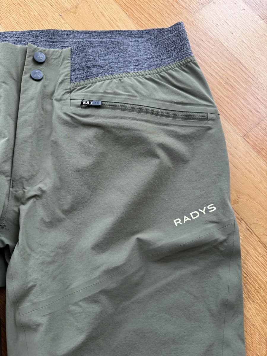 Radys Pantaloni: RADYS Trekking-Shorts/Wanderhose -Grösse M – Usato da St.Gallen venduto da Isnisodo 1