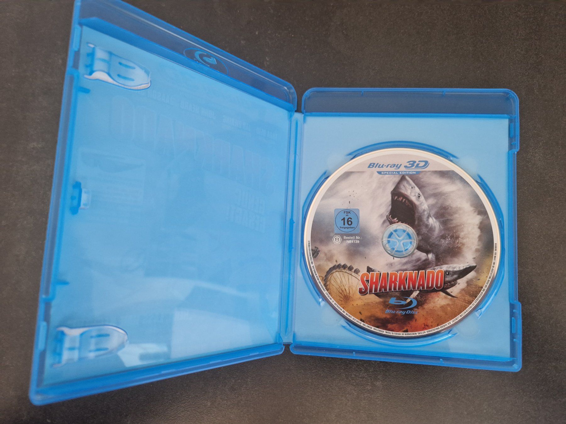 Tutti i DVDs: Sharknado Uncut Blu-Ray 3D Topzustand – Usato da Buchs SG venduto da Herc01 1