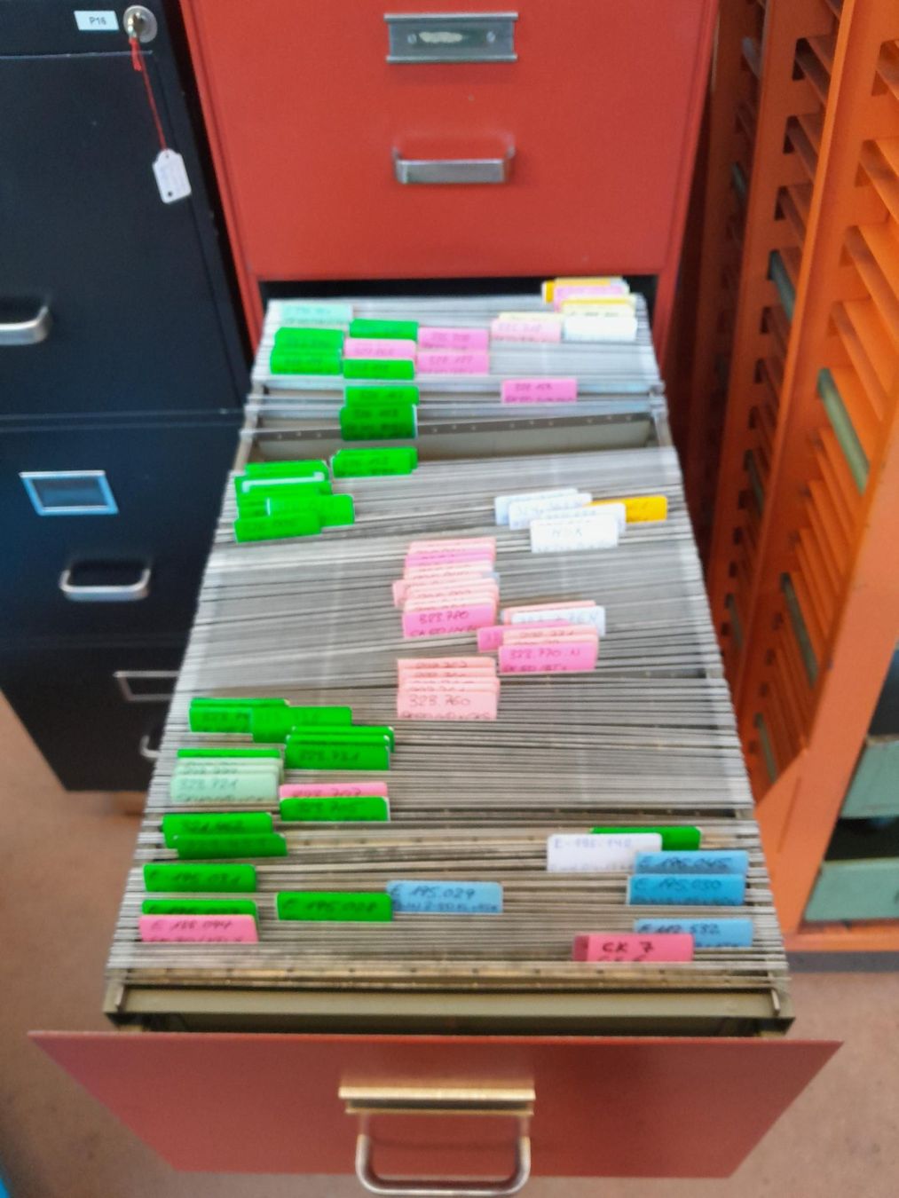 Armadi: Hängeregisterschrank – Usato da Rümlang venduto da BKCH 4
