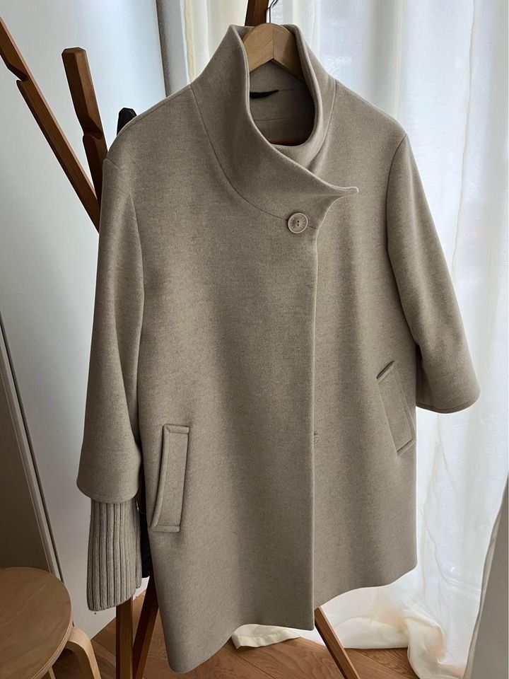 Cinzia Rocca Cappotti: Cinzia Rocca Wool Coat (M) – Nuovo (secondo la descrizione) da Kilchberg ZH venduto da deedee3 1