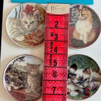 4 grosse Porzellanteller (Katzen) f/Puppenstube. NP 28.00.