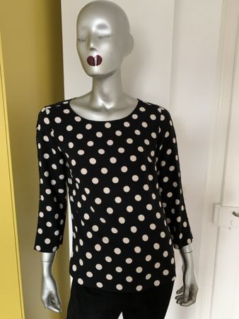 AKRIS: Lässig elegante Bluse, schwarz/weiss gepunktet, 36