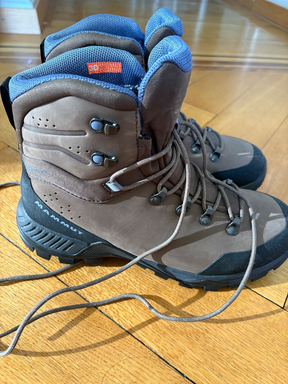Mammut Chaussures femmes: Hiking boots mammut never worn – D'occasion à Vevey par ste_qf9c