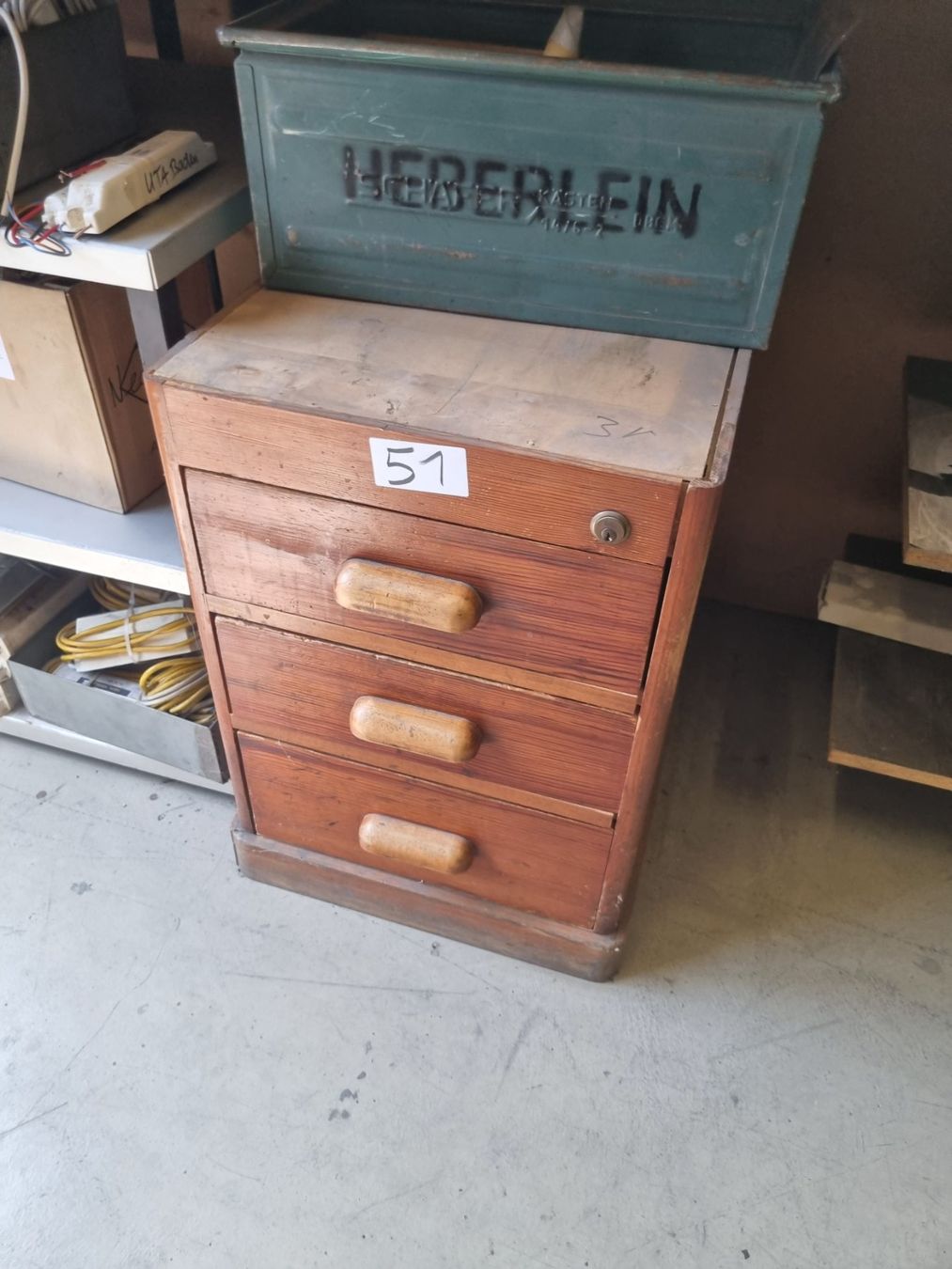 Commodes: 51. Korpus aus Holz – D'occasion à Deitingen par RRD2010