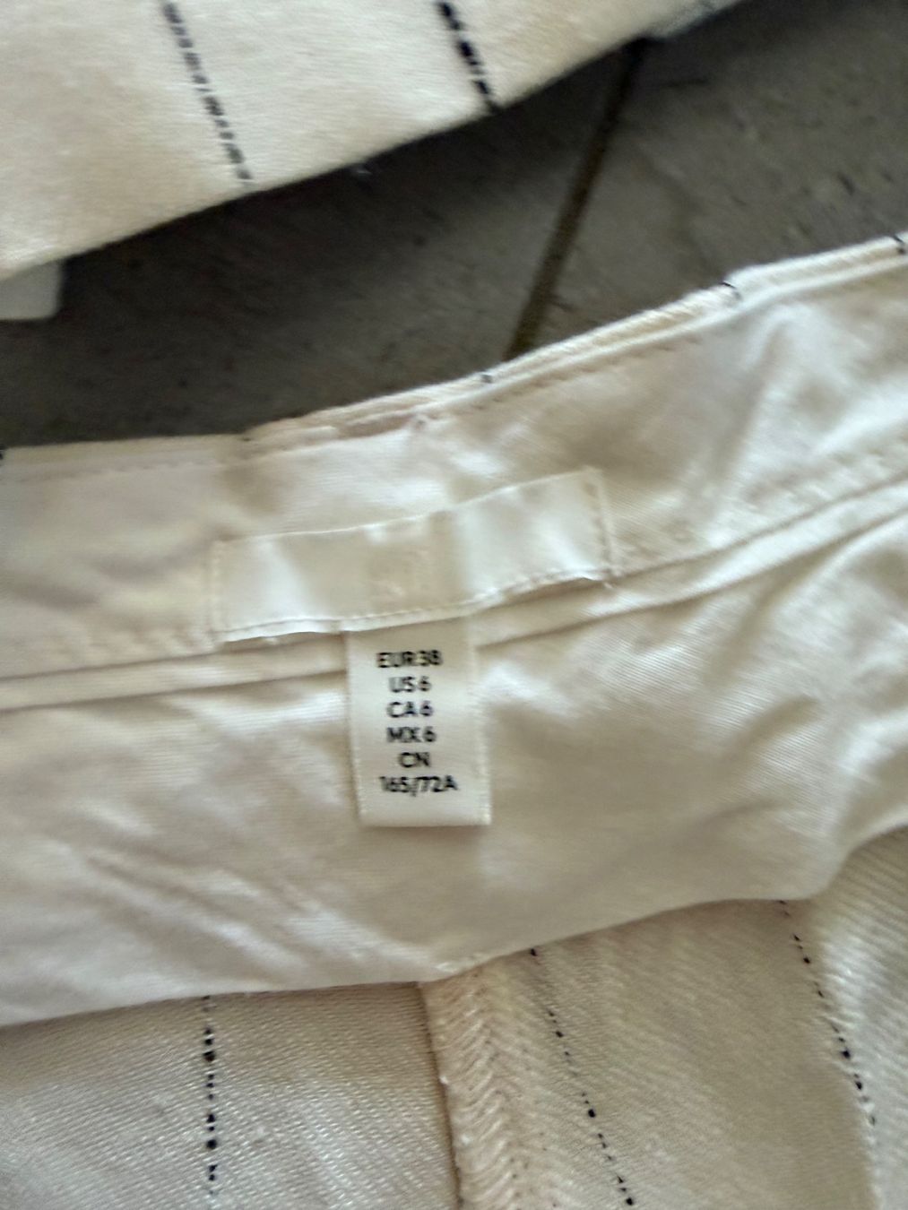 H&M Completi & Tailleur: Ensemble tailleur rayé H&M – Usato da Courchapoix venduto da Gess01 2