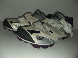 GIRO  Chaussures cyclisme/ Fahrradschuhe   39   Neuve/Neu