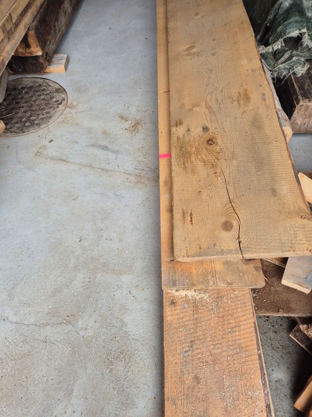 Articoli in legno: Alte Holzbalken – Usato da Kaltbrunn venduto da savco 4