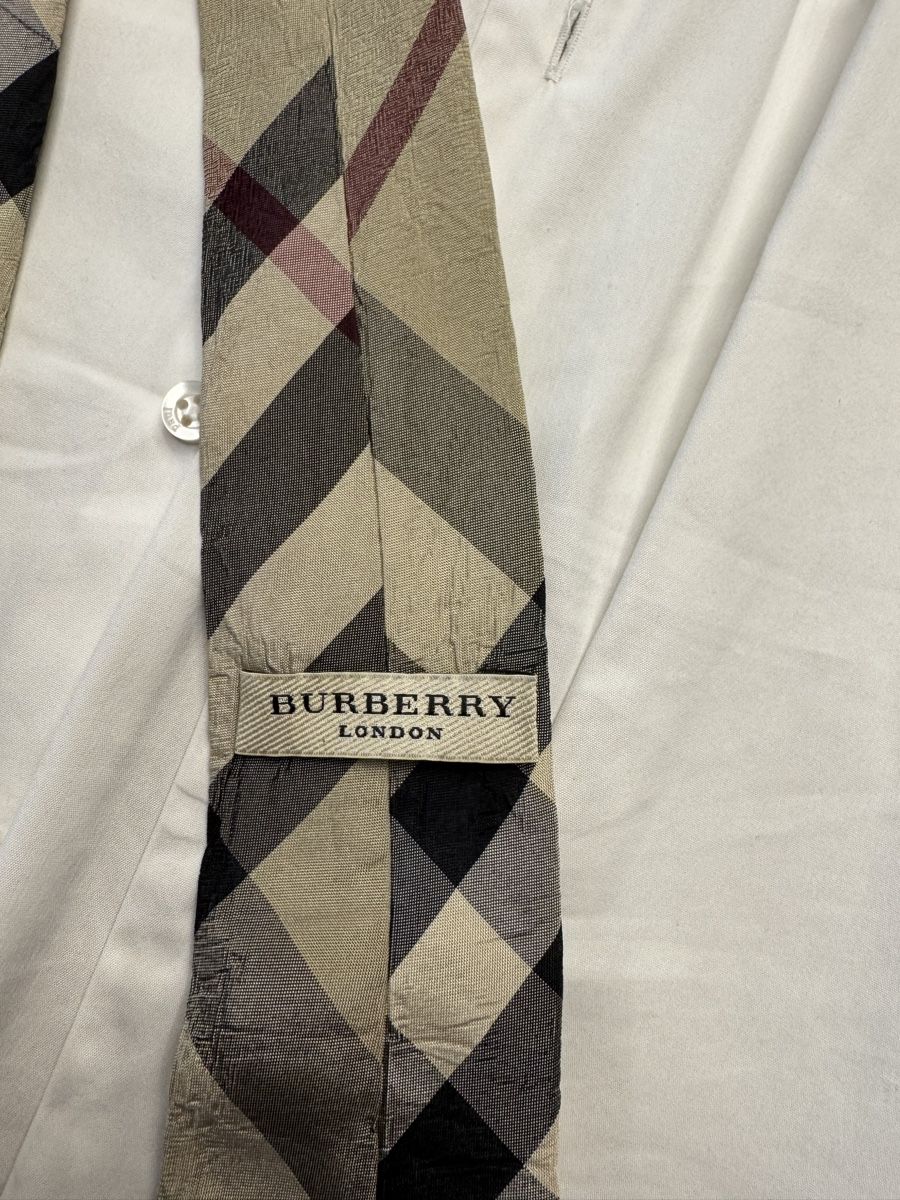 Cravatte: Burberry Krawatte – Usato da Luzern venduto da Clyde28 1