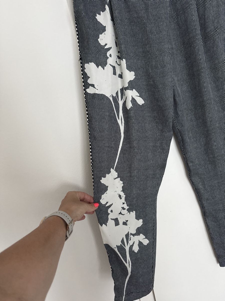 Zara Hosen: Zara Basic Floral Print Trousers - Size M - Summer Hit! – Gebraucht aus Thalwil von perulina 3