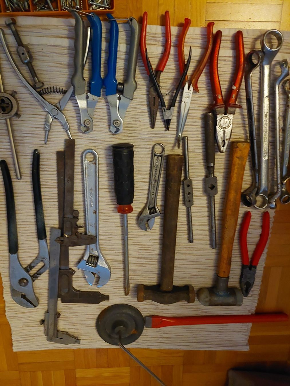Tutti gli attrezzi: Articles outils de bricolage, renovation menuisier, travaux – Usato da Lausanne venduto da Thy19 1