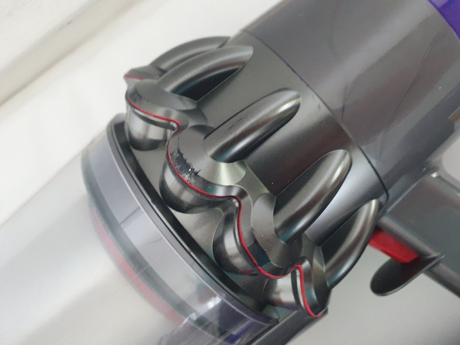 Dyson Aspirateurs & Accessoires: Dyson V11 écran défectueux, d'occasion avec accessoires – Défectueux à Lausanne par Af2016 7