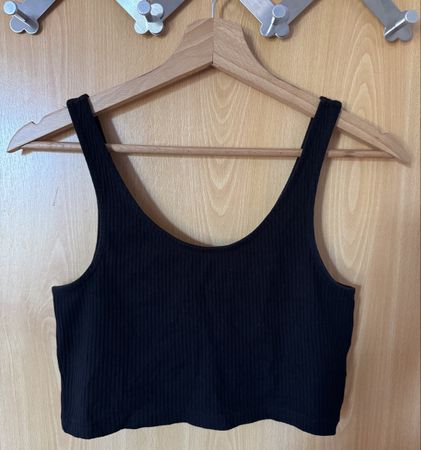 Schwarzes Rippen-Top