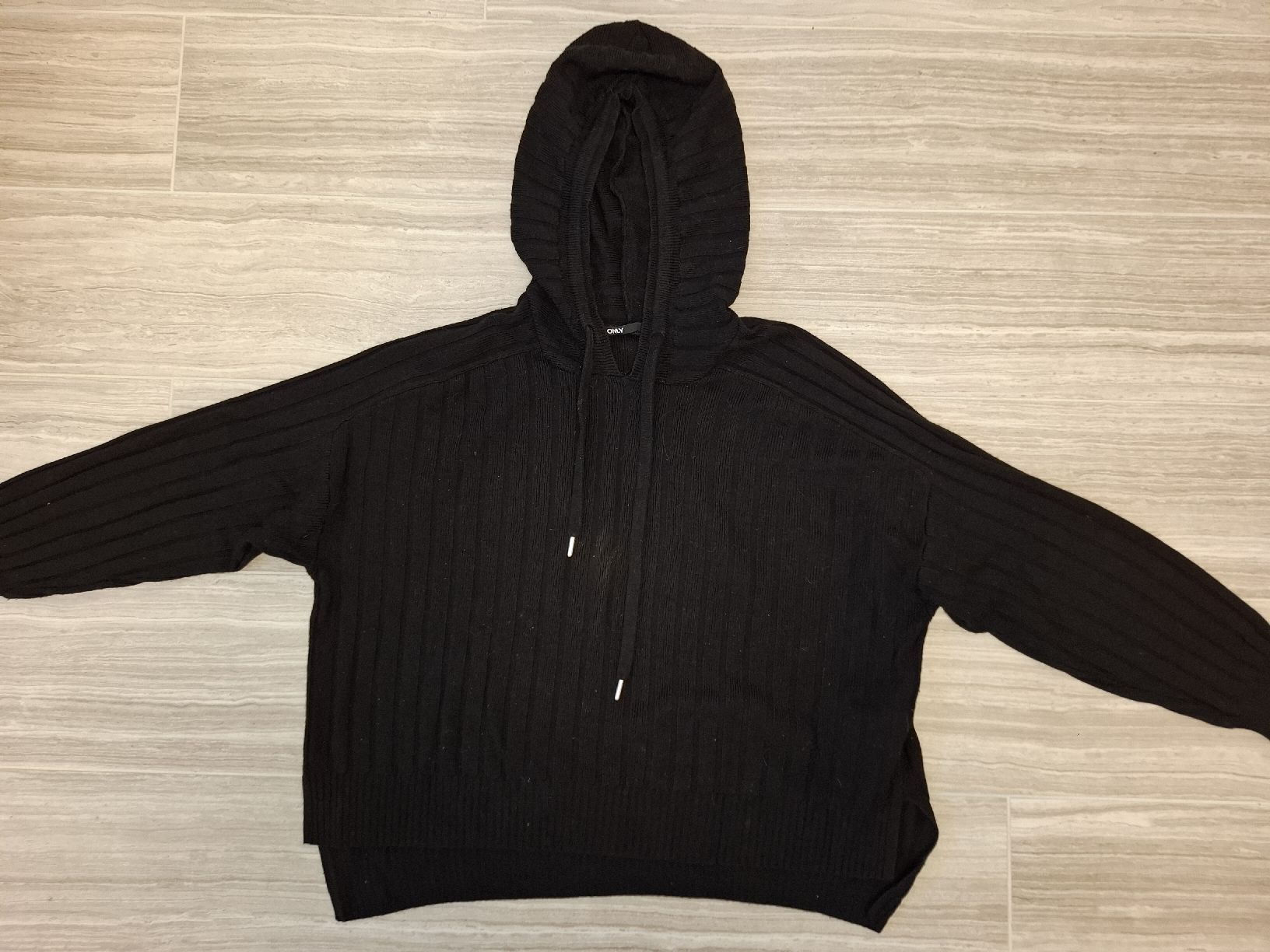 Only Pulls & Sweat-shirts: pull noir – D'occasion à Ecublens FR par ame_y8tq