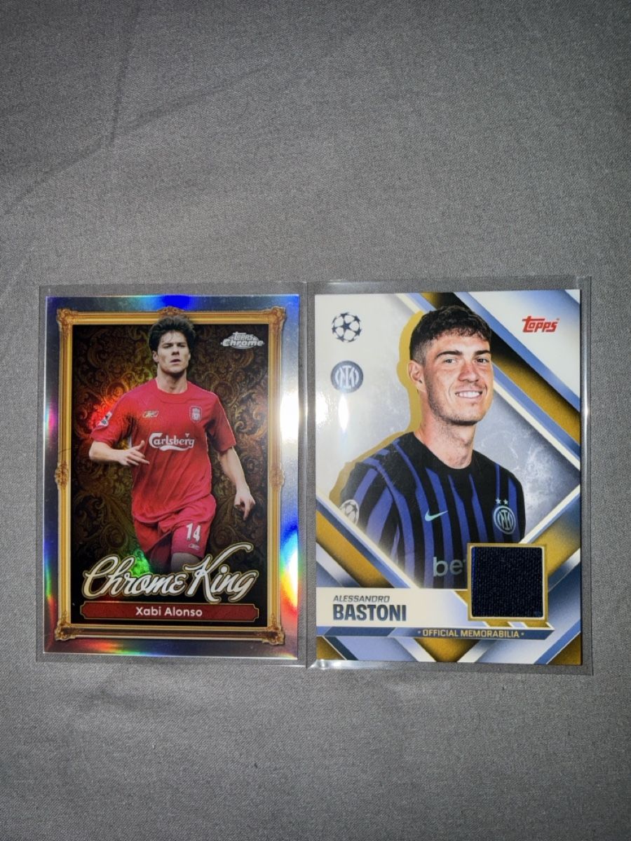 Topps Cartes à collectionner: Topps Chrome King Xabi Alonso & Bastoni Patch Card – Neuf (Voir description) à Basel par Pajo69