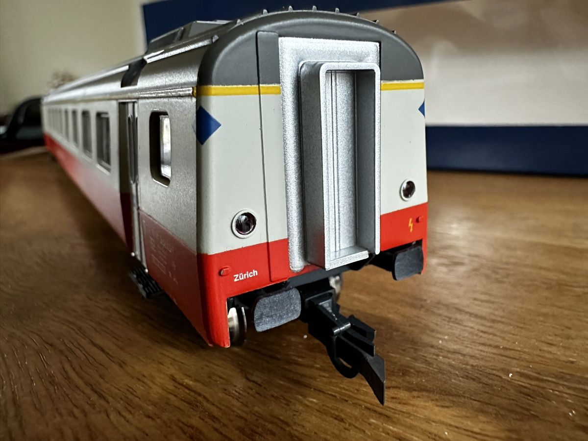 Liliput Modelleisenbahnen: Liliput SBB Swiss Express EW III A – Gebraucht aus Sissach von  4