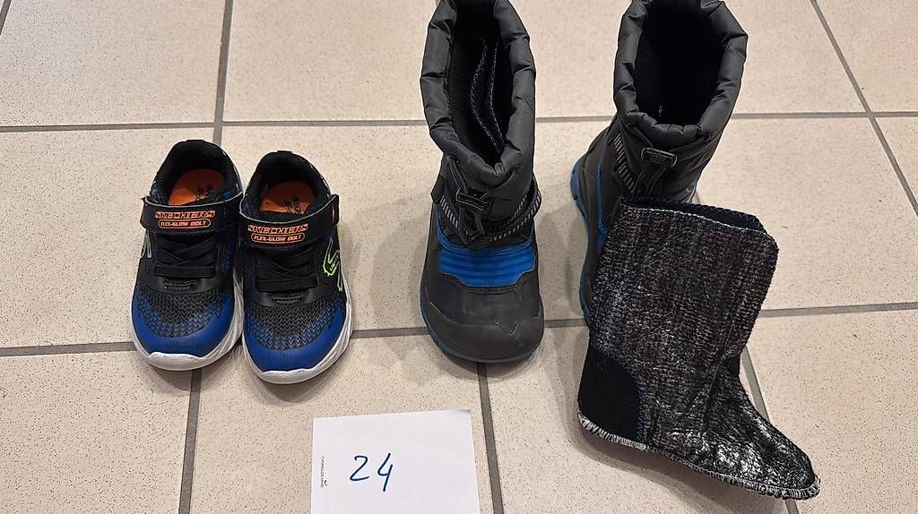 Scarpe per ragazzi: Scarpe Bambino  – Usato da Contra venduto da Pinin1982 1