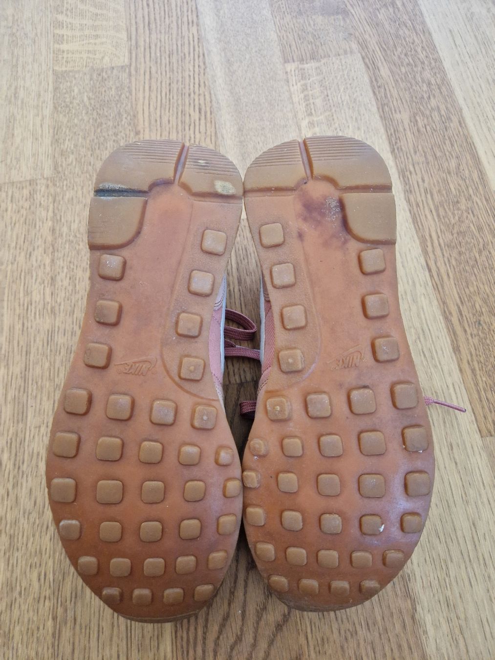 Nike Scarpe da donna: Nike Internationalist, 38.5 – Usato da Zürich venduto da Missy33 1