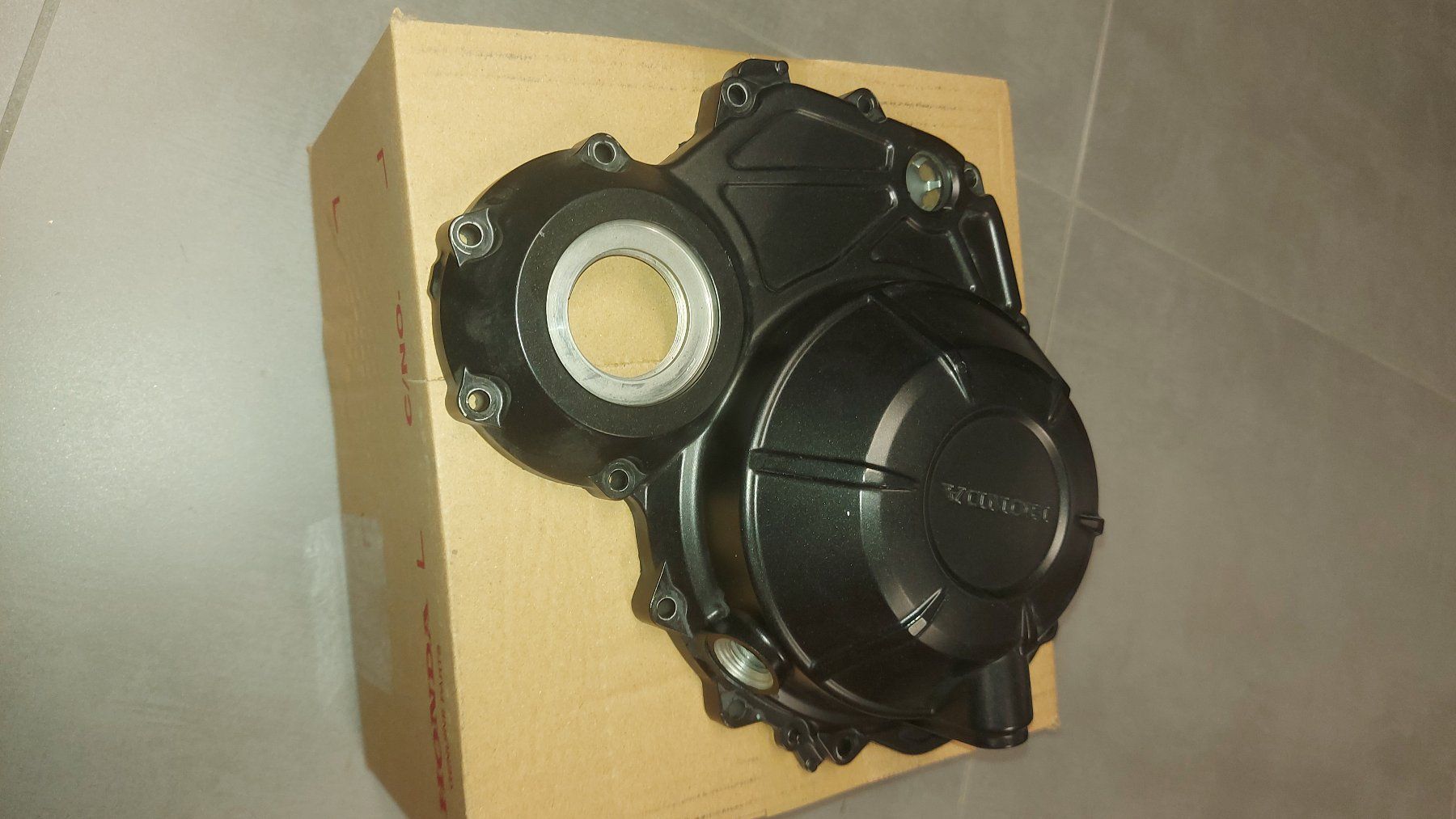 Honda Tutti i ricambio per moto: Kupplungsdeckel Honda CB 500 XA – Usato da Kölliken venduto da motoleu 2
