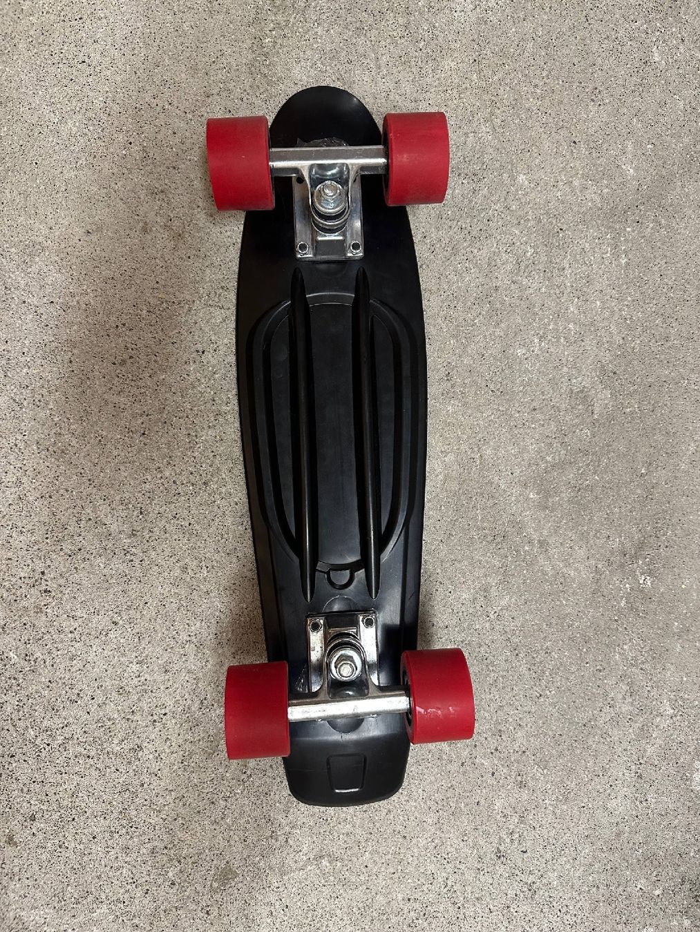 Skateboards: Skateboard mit roten Rädern - neu! – Nuovo (secondo la descrizione) da Pfäffikon ZH venduto da e13_x2n5 1