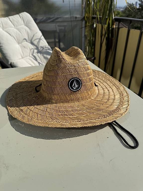Copricapi, berretti & cappellini: Strohhut Volcom – Usato da Zürich venduto da Hanglooi