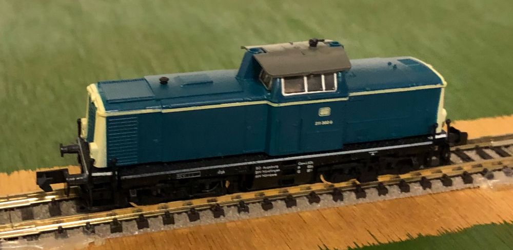 Diesel-Lok V211 Spur N von Arnold mit Simplex Kupplung (Gebraucht) in ...