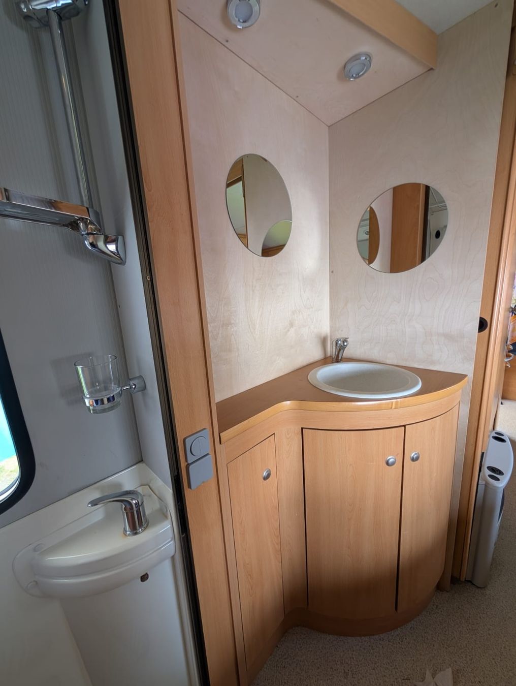 Knaus Camping Fahrzeuge: Wohnwagen Knaus 500  – Gebraucht aus Zihlschlacht von Marcel_90 6