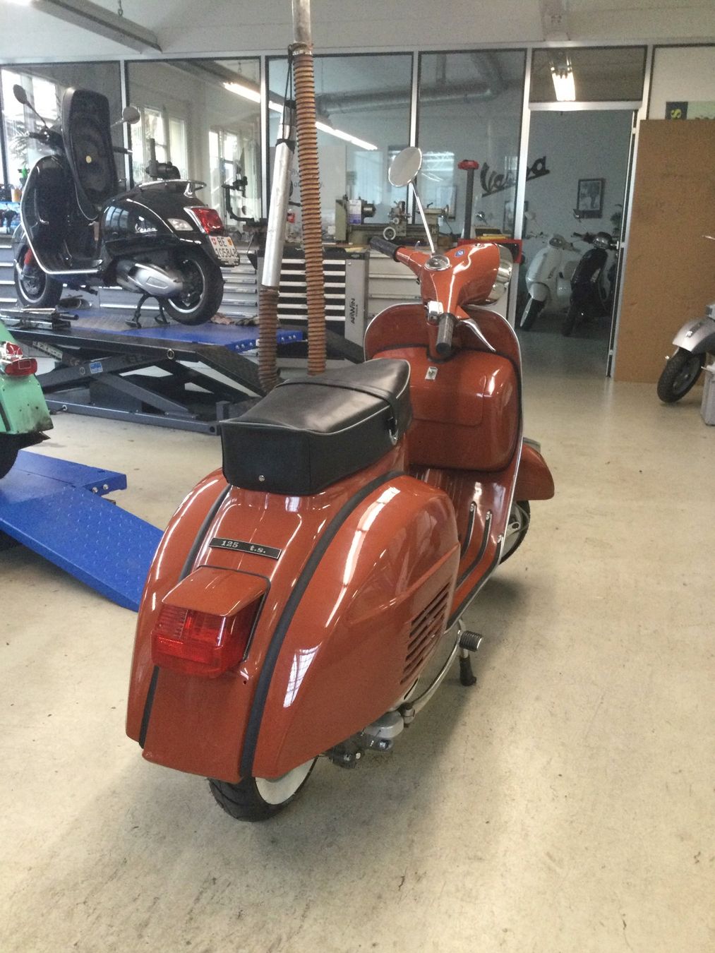 Piaggio Scooters: Vespa TS zu verkaufen – Neu (gemäss Beschreibung) aus Uttigen von Drive76 3