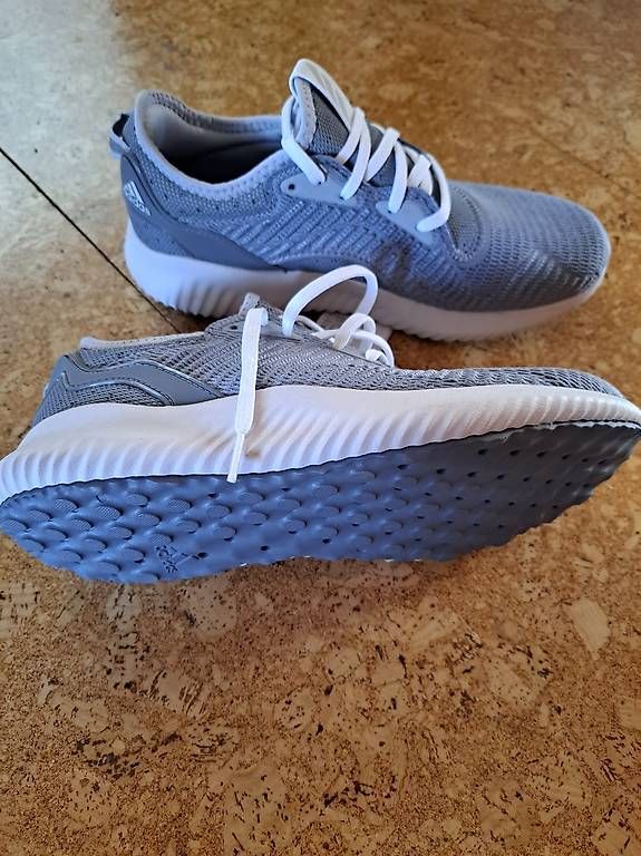 Scarpe da donna: Graue Adidas-Schuhe neu – Nuovo e nell'imballaggio originale da Pontresina venduto da jan_mh2b 1