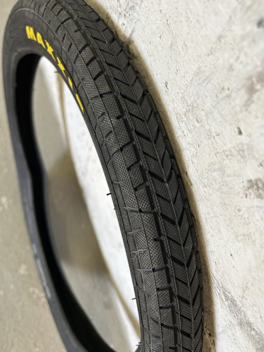 Pneus & Roues: MAXi pneue – D'occasion à Egerkingen par G1970B 1