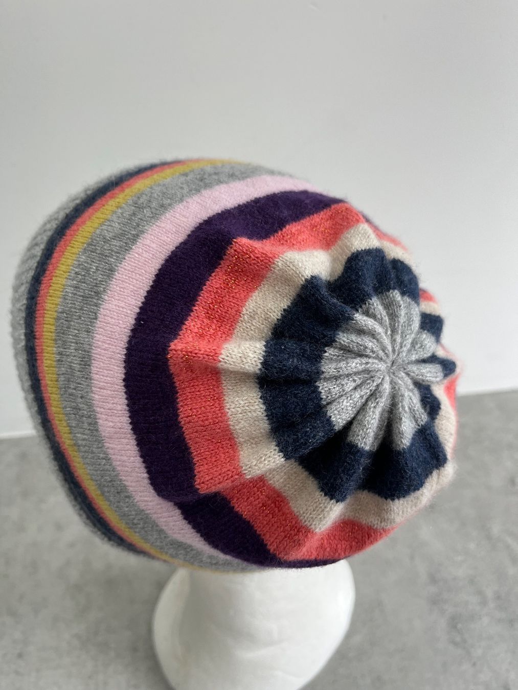 Maddison Copricapi, berretti & cappellini: 100% Cashmere Mütze MADDISON – Usato da Zollikofen venduto da spunk65 2