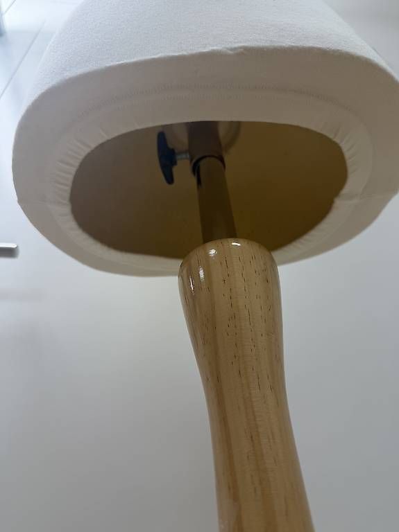 Allestimento di negozi e stand fieristici: Schneiderbüste / Damenbüste Gr. 36/38 mit Holzfuss – Usato da Basel venduto da Fey 2
