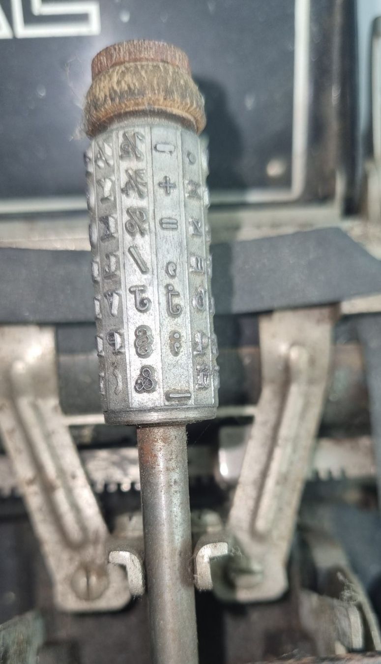 Macchine da scrivere: Schreibmaschine Special AEG – Usato da Flums venduto da Flumsantik 3