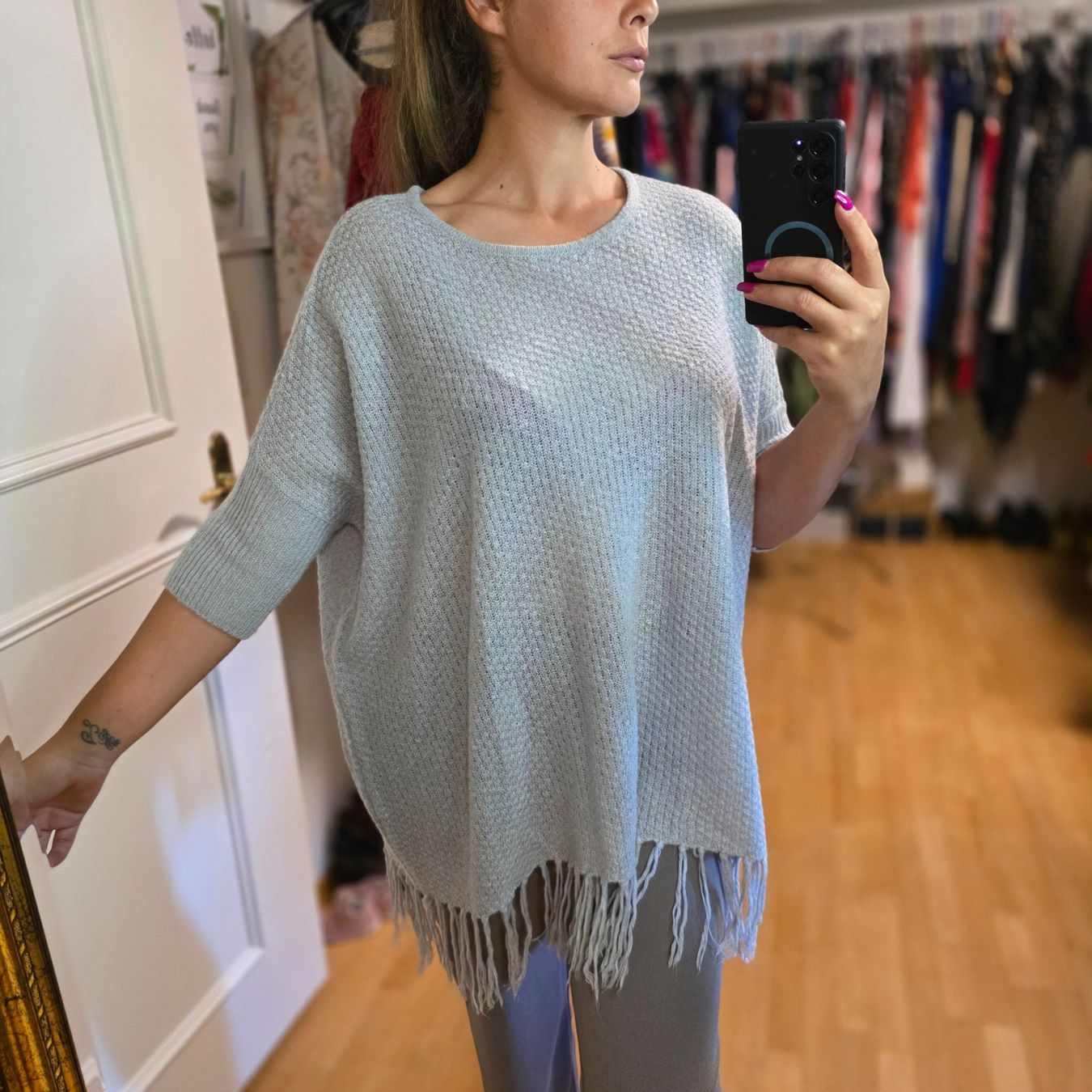 Sonstige Damenmode: Strick-Bluse  mit Fransen, Einheitsgrösse, Grau XL Oversize – Gebraucht aus Wald ZH von CapLux