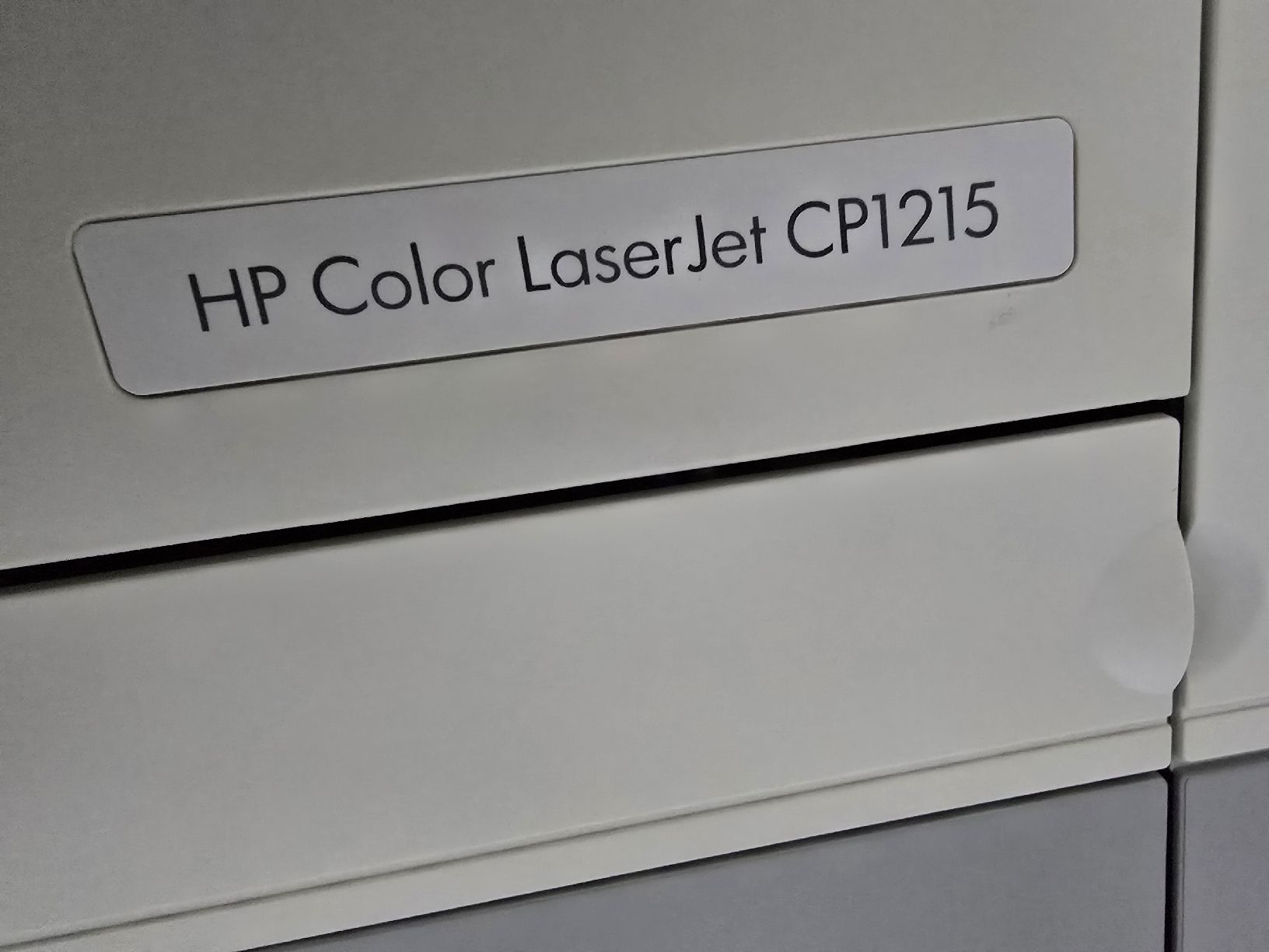 Hewlett Packard Stampanti: HP Color LaserJet CP1215 – Usato da Seewen SZ venduto da Pferdchen62