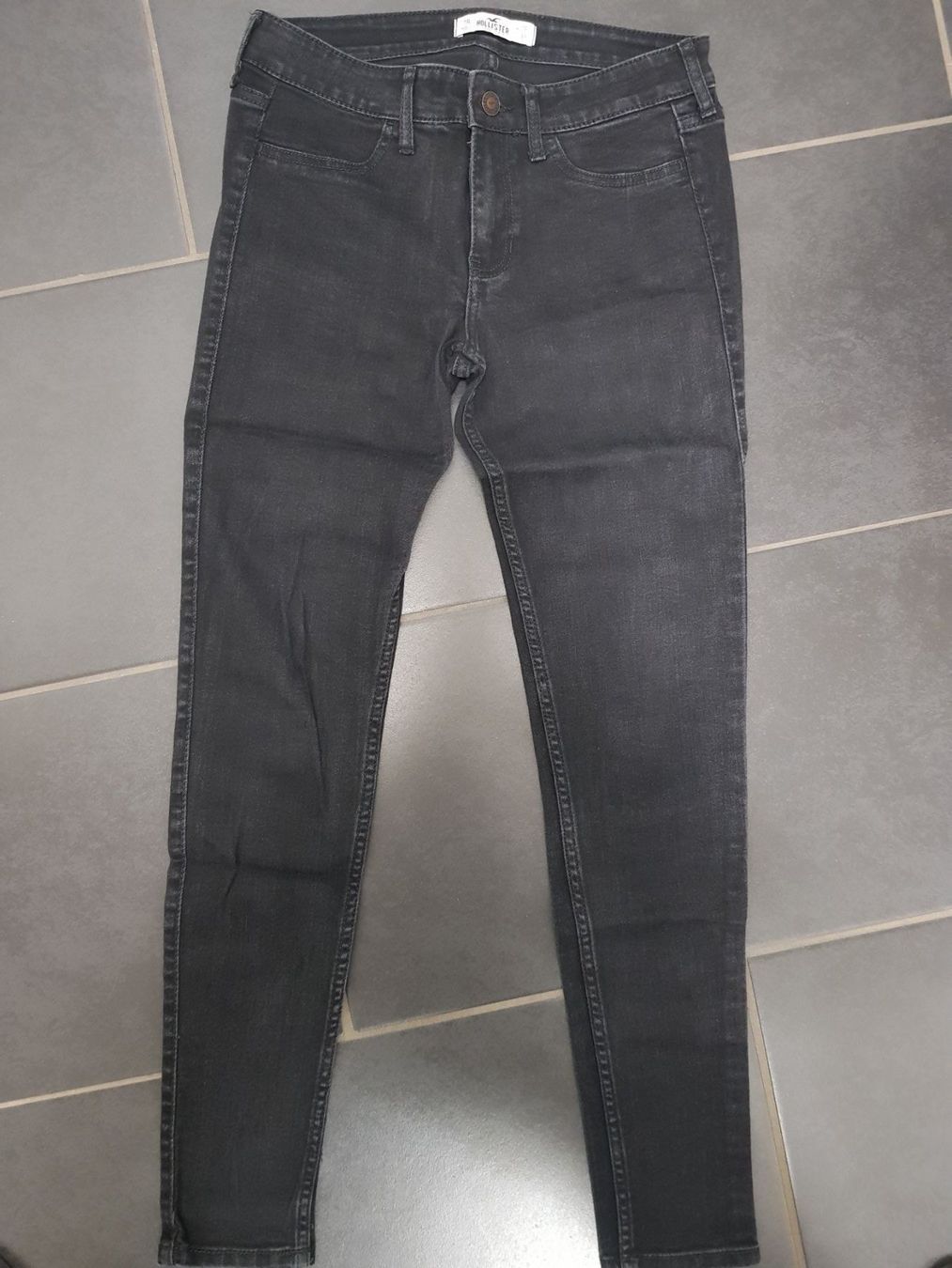 Hollister Jeans: Hollister Jeans – Usato da Oftringen venduto da bin_2wk8
