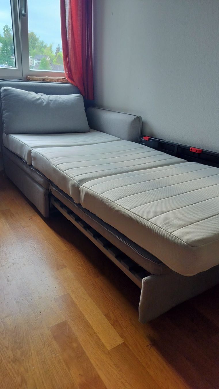 Ikea Divani: Schlafsofa VALLENTUNA + Topper VITHÄLL IKEA – Usato da Luzern venduto da cla_k79r