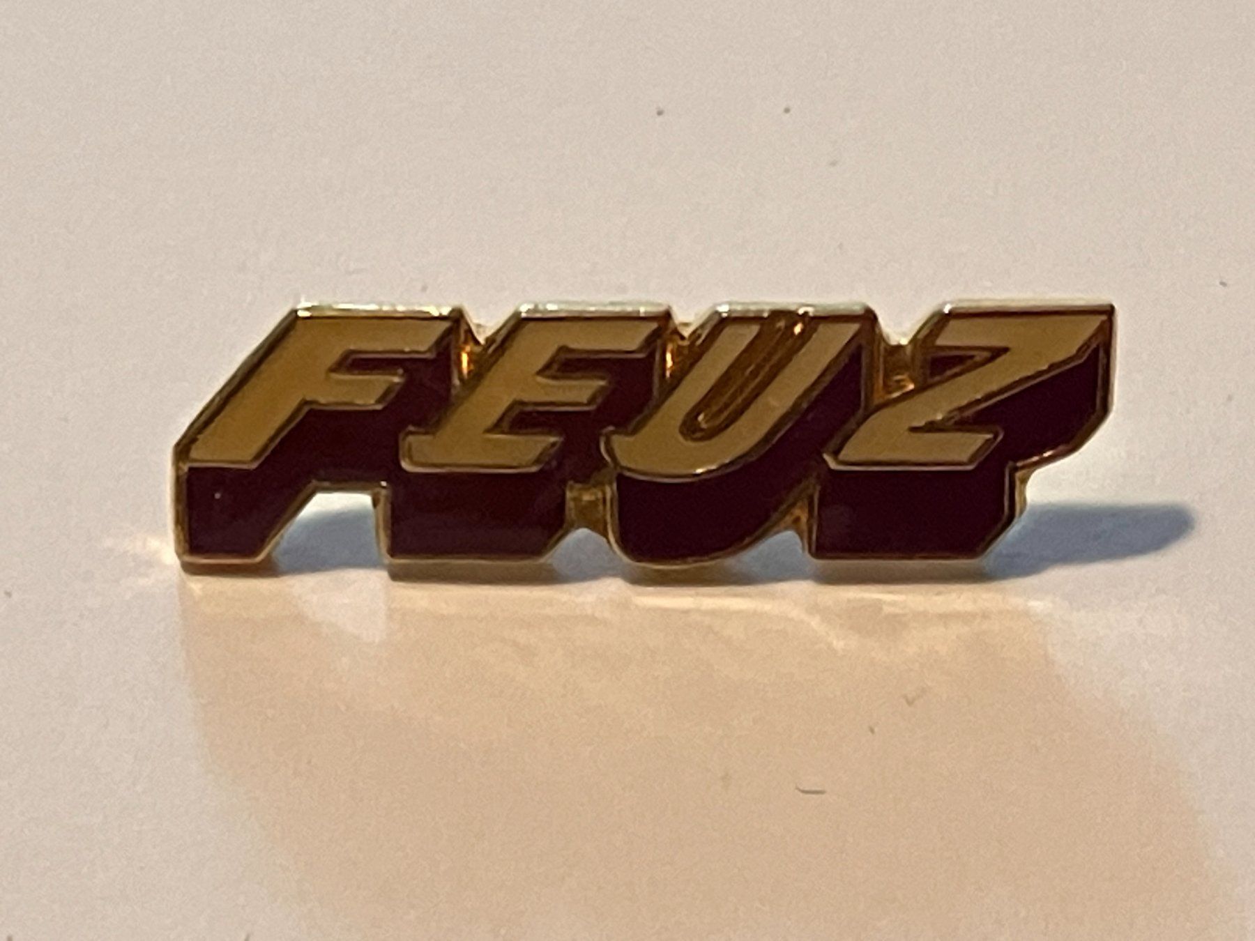 Placchette & Badge: 1 Pin Feuz – Usato da Basel venduto da djwwpp
