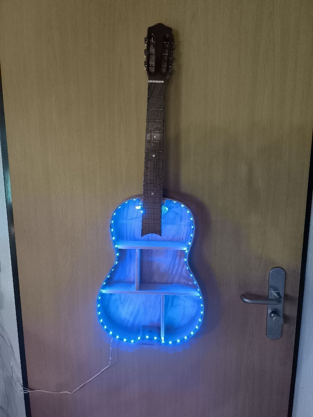 Scaffali: Gitarrenregal Selfmade – Usato da Konolfingen venduto da dom_t6m6 2