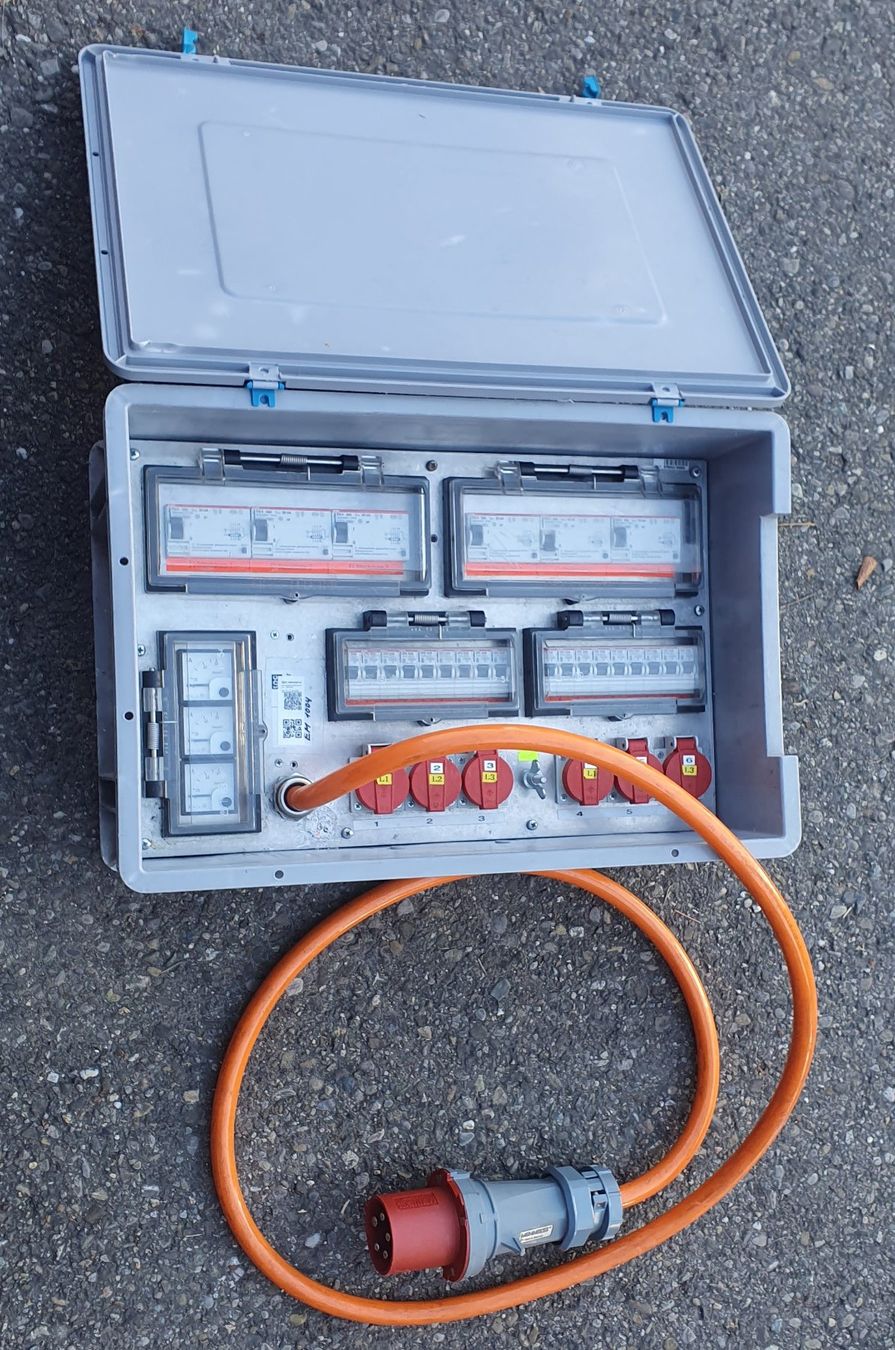 ABB Elettrotecnica: Baustromverteiler- Anschlussschrank, mobil, ABB/SMISSLINE, 6 – Usato da Winterthur venduto da BauTeilLaden2000