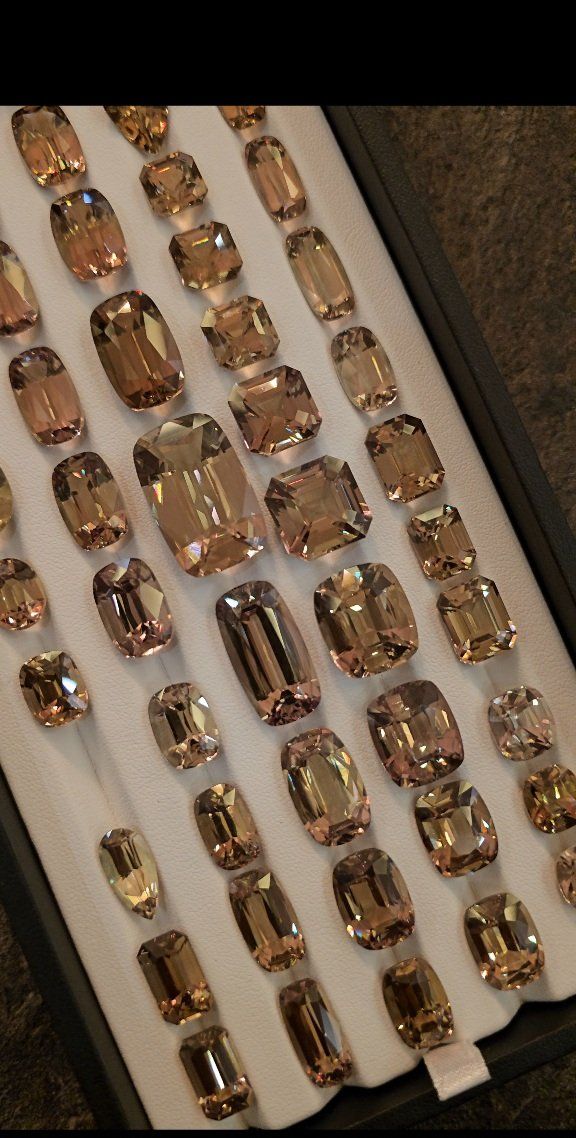 Pietre preziose: Csarite,Diaspore Lot, – Nuovo e nell'imballaggio originale da Wolhusen venduto da toni079 3