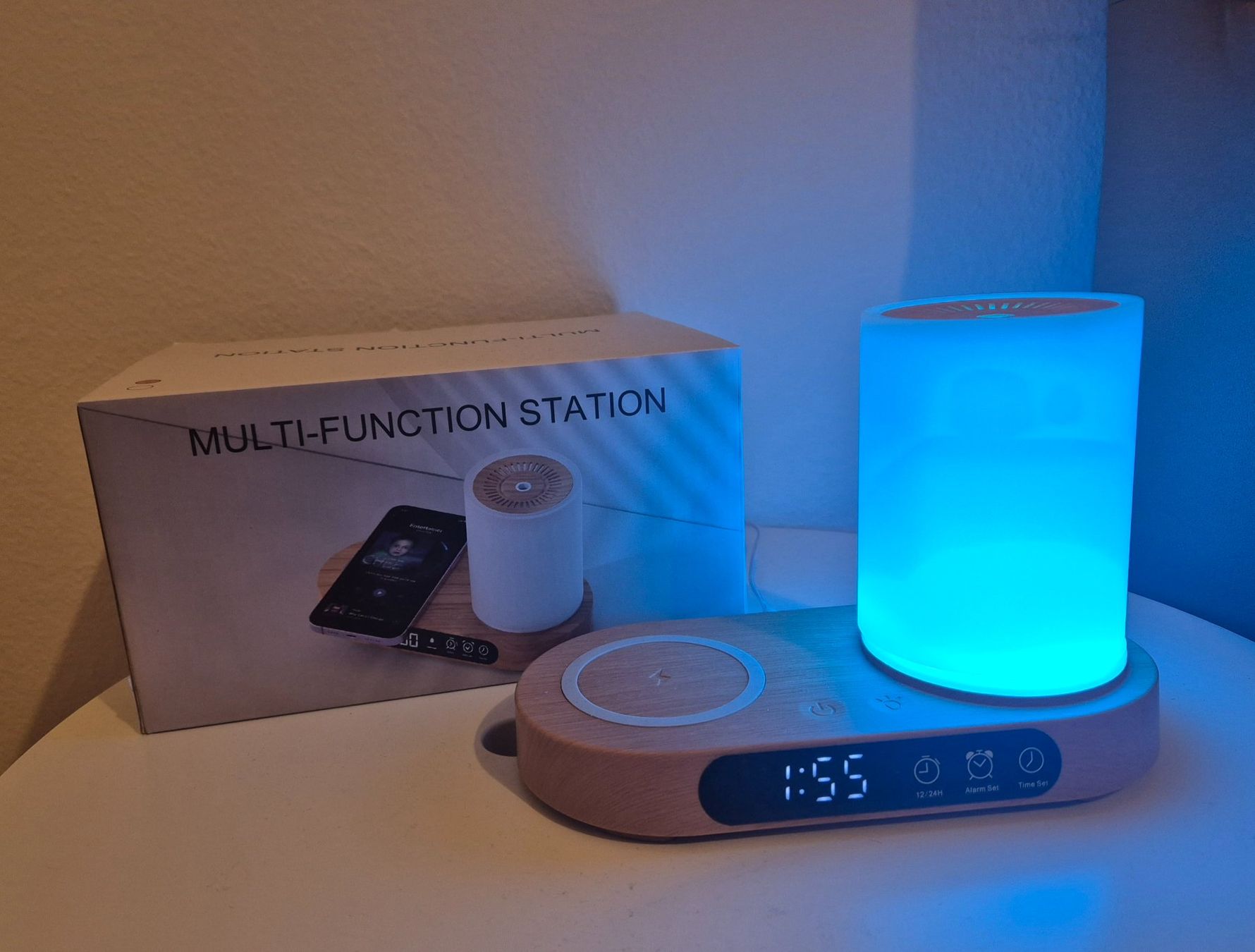 Lampade: 4in1 LED Wecker USB Nachttisch Lampe – Nuovo e nell'imballaggio originale da Mellingen venduto da Loewe2006 1