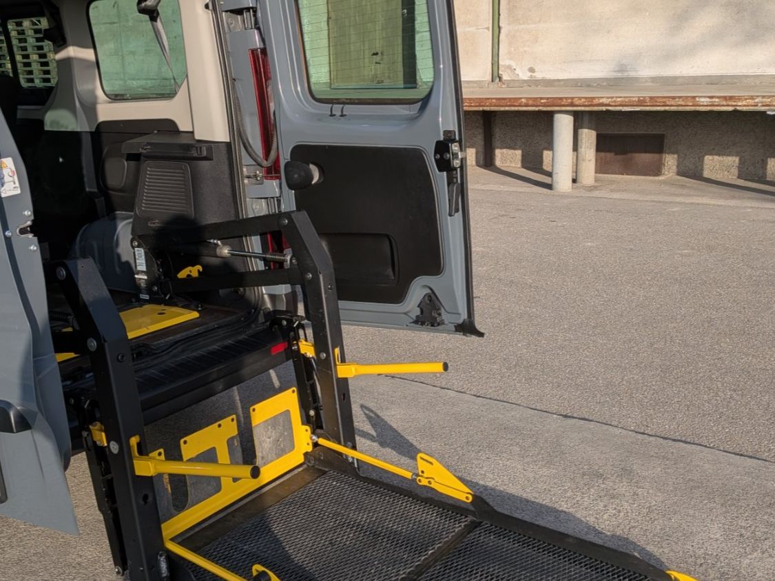 Hebebühne & Wagenheber: Auto, Rollstuhl, Lift – Gebraucht aus Ersigen von sense85 2