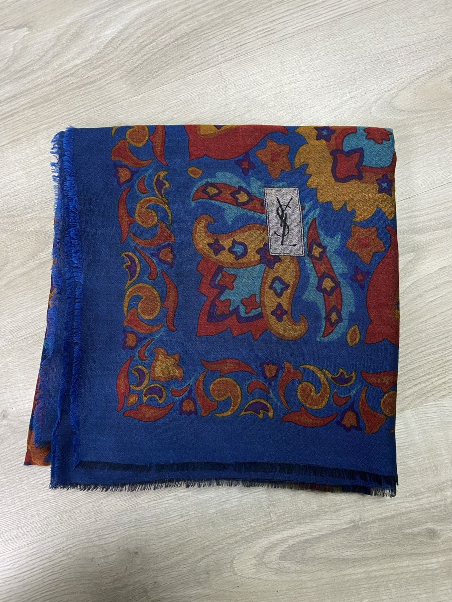 Saint Laurent Foulard & Sciarpe: Foulard Yves saint Laurent – Usato da Montreux venduto da Perledor 7