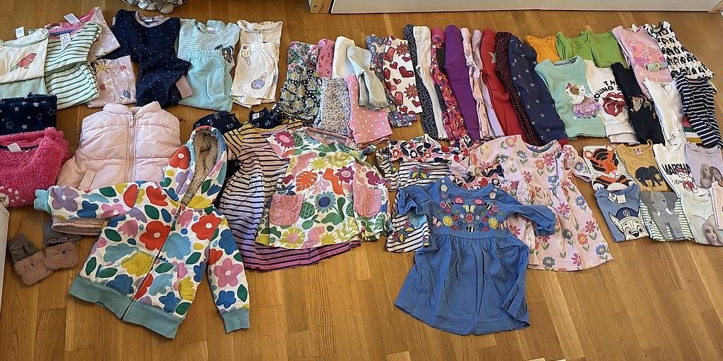 Lotti & Set di vestiti: Kleiderset Größe 98 – Usato da Basel venduto da tae_5wfr 4